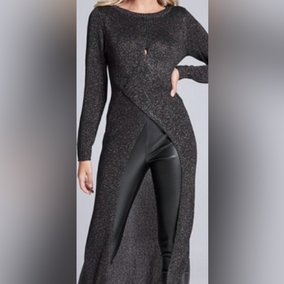 VENUS Dresses & Skirts - VENUS Black and Silver Knit Sweater